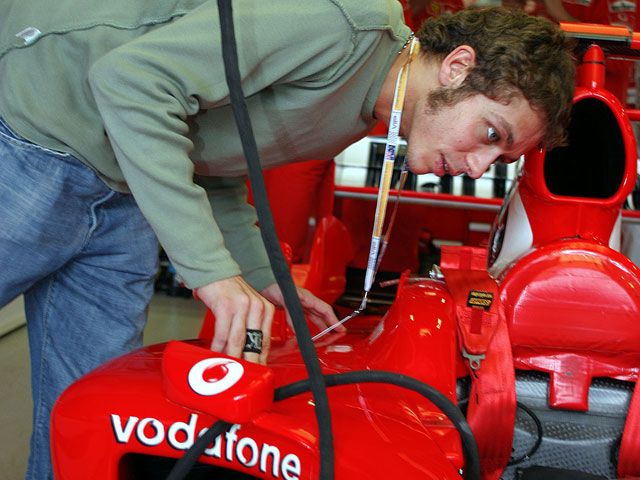 Rossi volverá a pilotar un Ferrari de F1