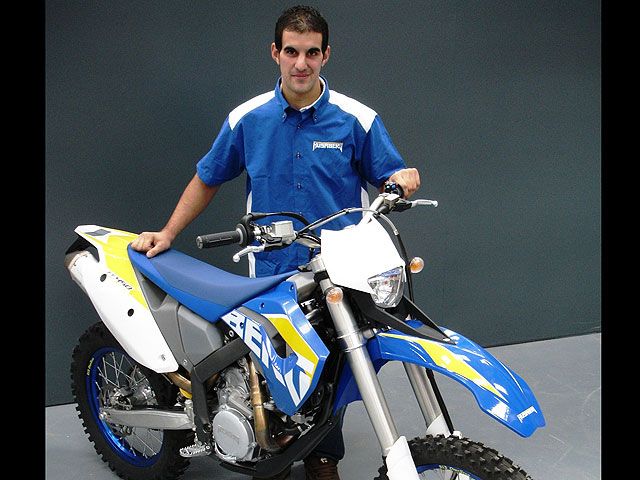 Oriol Mena ficha por Husaberg