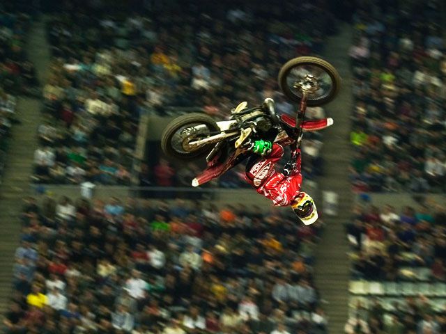 Tercera victoria de Vuillemin (Kawasaki) en el SX Barcelona
