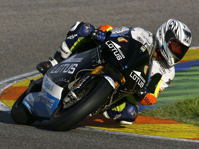 Ángel Rodríguez rueda en Valencia con las 250 del Mundial