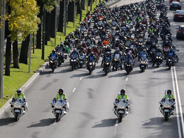La comisión de Hacienda del Congreso aprueba el impuesto de CO2 para las motos