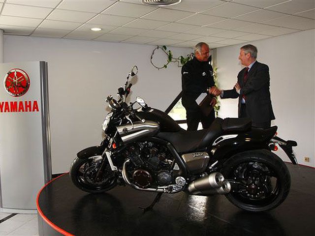 Yamaha V-Max. Primera unidad entregada.