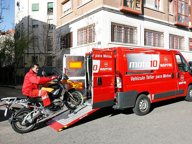 Motogrúa Mapfre. Tu moto en buenas manos