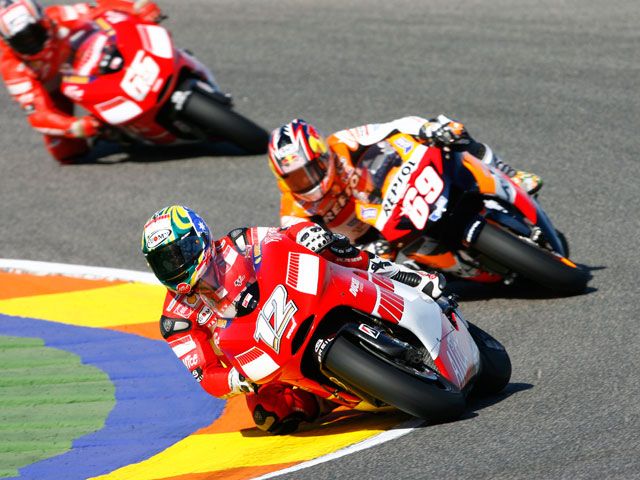 Troy Bayliss: "No creo que el duelo con Rossi sea posible"