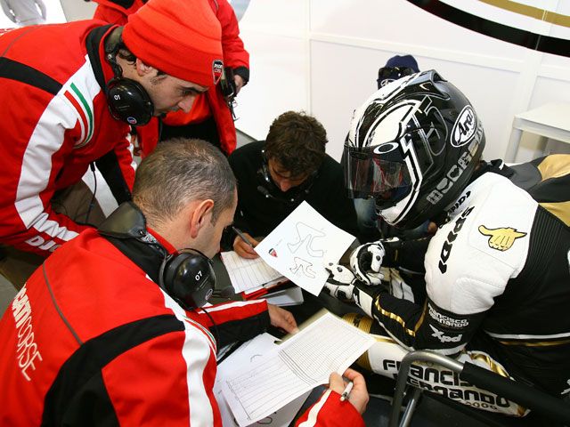 Los Nieto tendrán dos motos