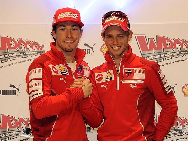 Ducati presenta a Hayden y Stoner en el Wrooom 2009