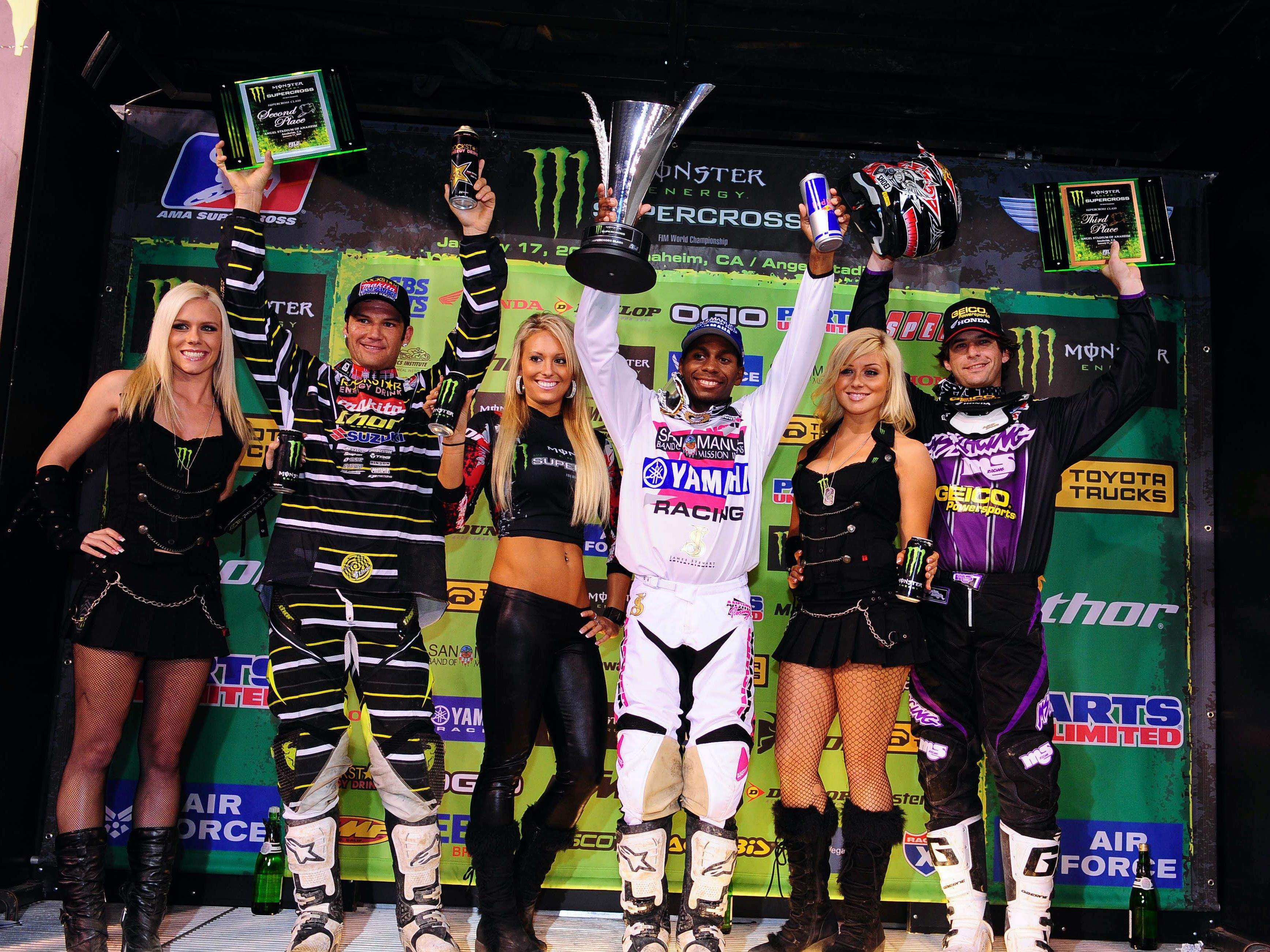 Stewart (Yamaha) se apunta otra victoria