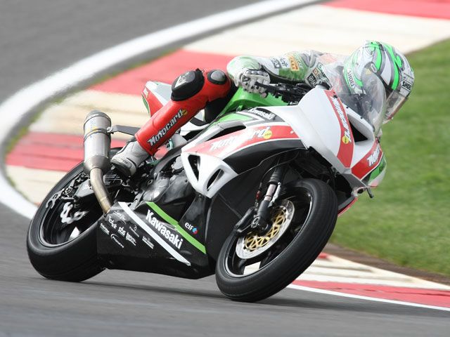 Joan Lascorz (Kawasaki) asombra en Supersport
