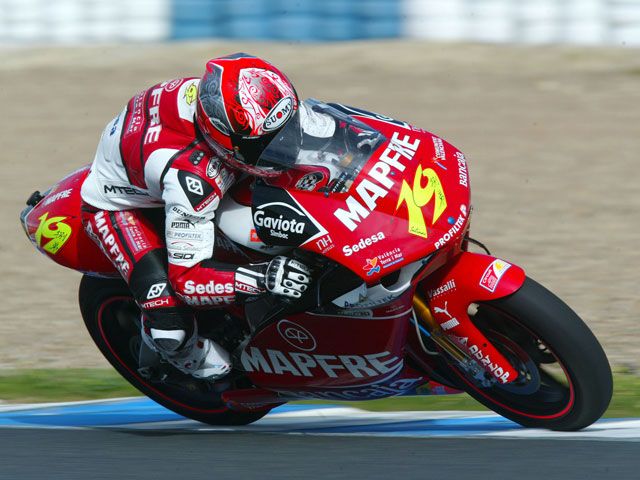 Bautista y Simón con Aprilia siguen mandando en Jerez