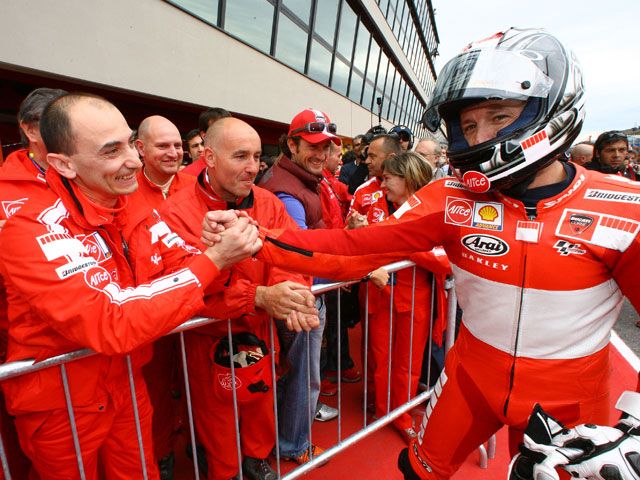 Claudio Domenicali: "Gibernau nos ayudará a recuperar el título"