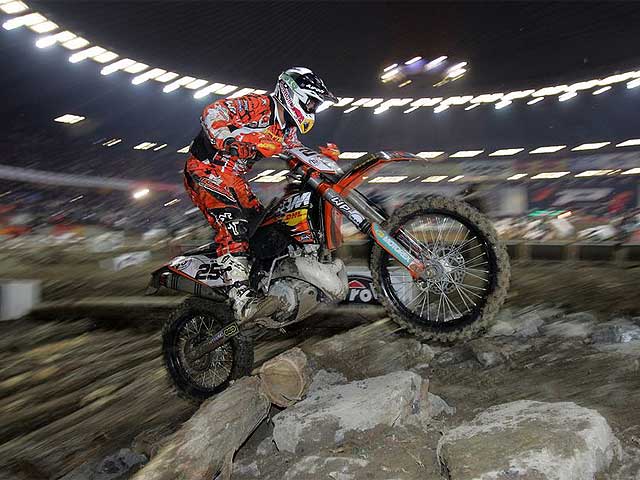 Cervantes (KTM) podría ser campeón mundial de Enduro Indoor