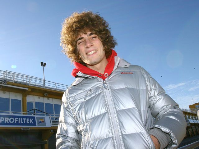 Marco Simoncelli (Gilera) vuelve a pista. Entrenamientos 125 y 250 en Valencia