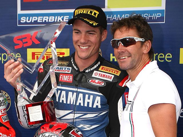 Ben Spies (Yamaha): "Cerré los ojos en un par de curvas y lo logré" Ben Spies (Yamaha): "Cerré los ojos en un par de curvas y lo logré"