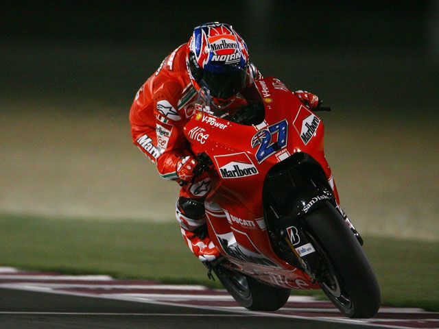 MotoGP. Stoner (Ducati) impone su ley
