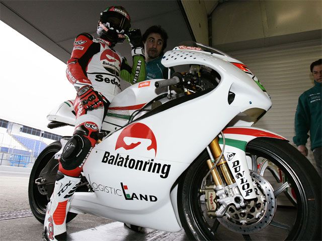 Talmacsi (Aprilia) "A pesar de estar empezando prefiero la 250" Talmacsi (Aprilia) "A pesar de estar empezando prefiero la 250"