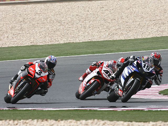 Cosa de tres: Spies gana la partida a Haga y Biaggi