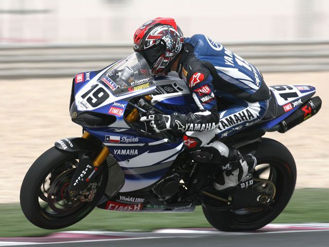 Ben Spies (Yamaha) en el papel de Troy Bayliss