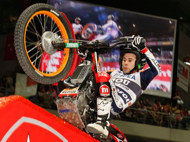 Toni Bou remata la temporada de Trial Indoor con una nueva victoria en Madrid