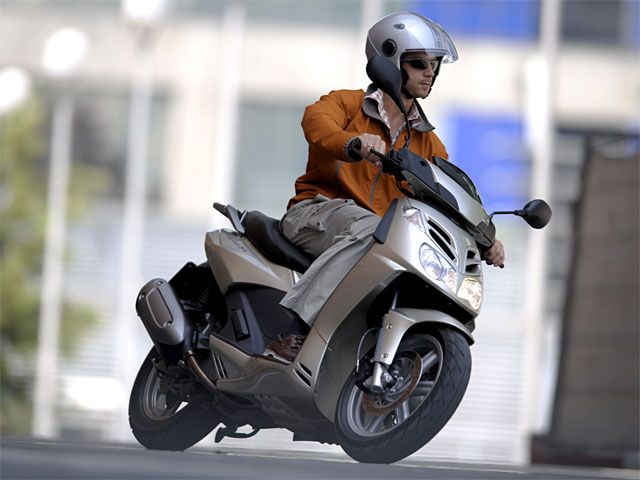 Aprilia Sportcity Cube 300 y One 125/50