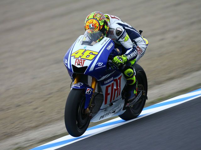 Rossi (Yamaha) golpea primero en el Gran Premio de Japón