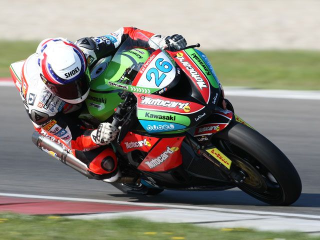 Joan Lascorz con Kawasaki se sube al podio de Supersport