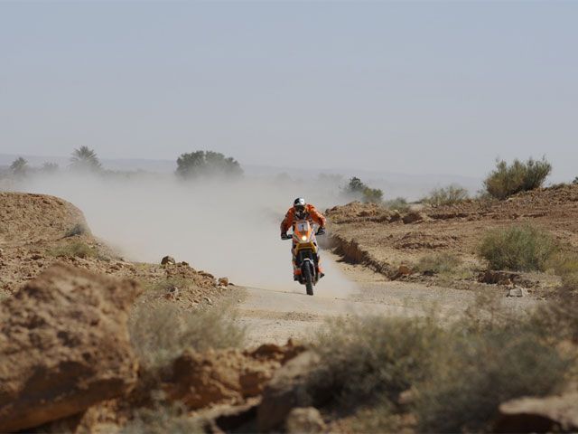 Marc Coma (KTM), líder de la provisional del Rally de Túnez