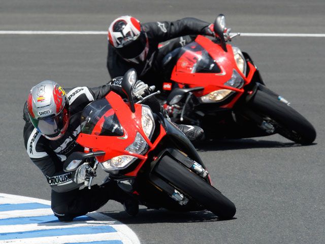 Probamos la Aprilia RSV4 en Jerez