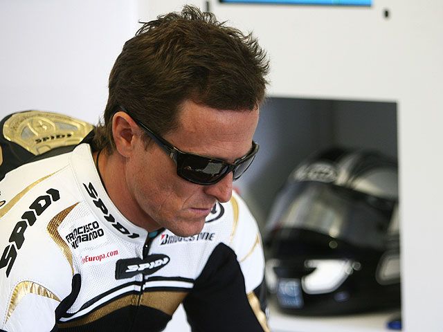 Sete Gibernau (Ducati) se fractura la clavícula