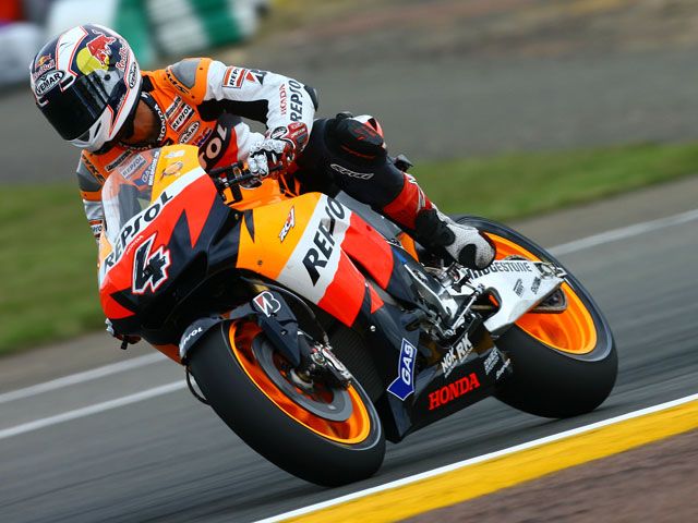 Bautista (250), Dovizioso (MotoGP) y Iannone (125), los más rápidos en Le Mans