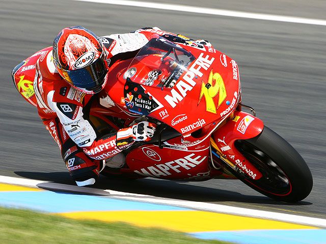 La pole Bautista (Aprilia) cierra el triplete español