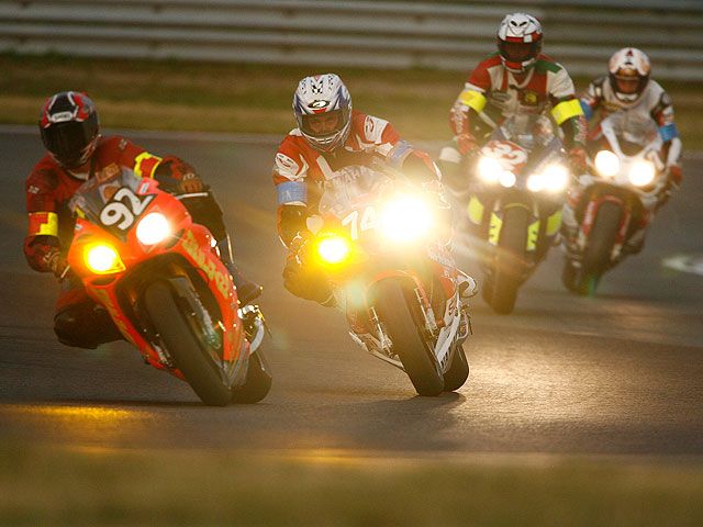 Resistir en las 8 Horas de Oschersleben