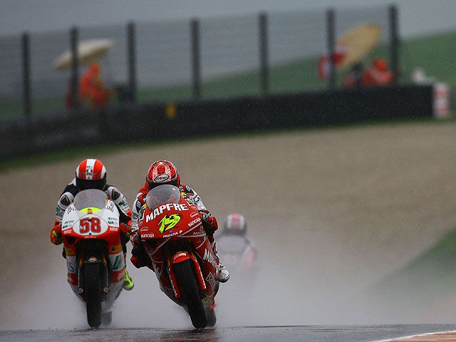Álvaro Bautista: "Simoncelli trató de sacarme de la pista"