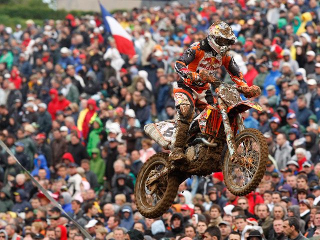 Nagl (KTM) arrasa en el GP de Francia