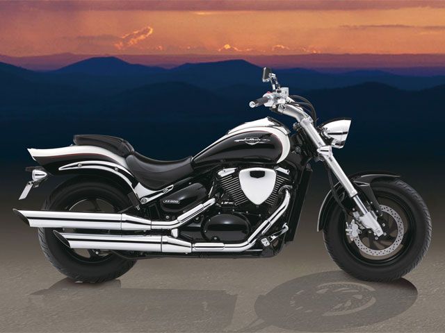 Suzuki renueva la saga Intruder 800