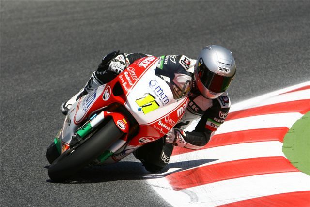 Balazs Nemeth (Aprilia 250) operado con éxito en Valencia