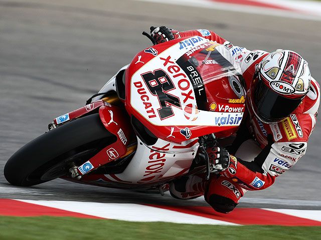 Fabrizio se crece en Misano frente a Spies