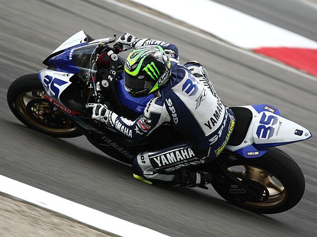 Crutchlow bate a Lascorz en los libres del viernes