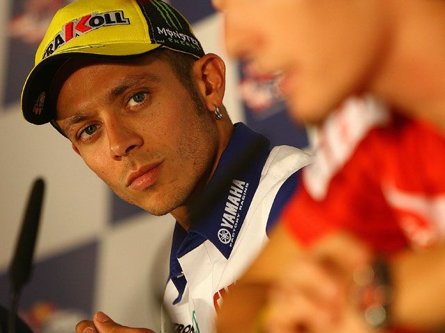 Rossi: "Espero que Lorenzo y Stoner puedan salir en carrera"