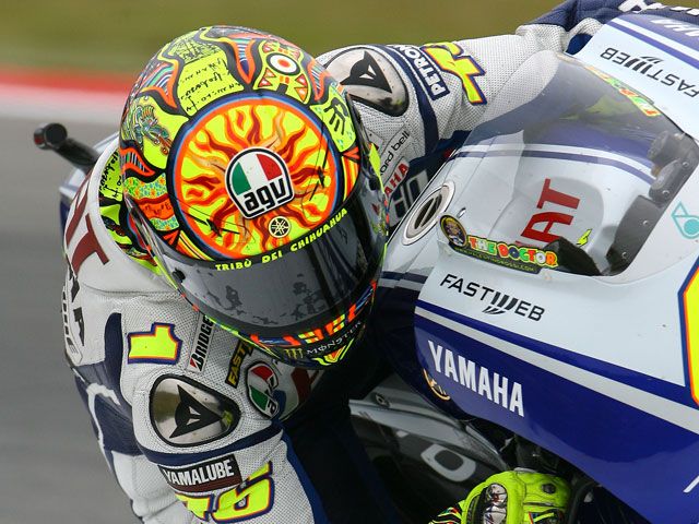 Valentino Rossi golpea primero en Laguna Seca