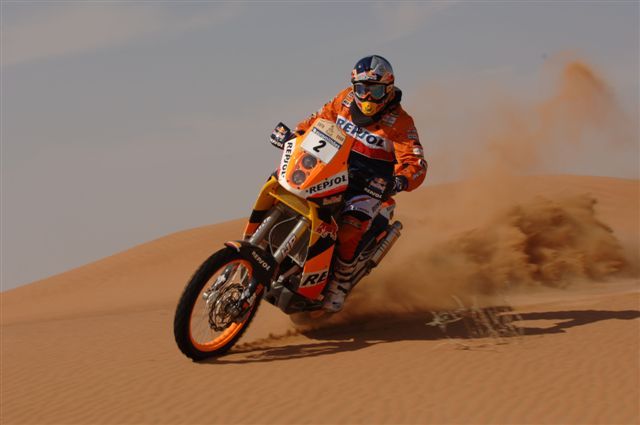 El Dakar vuelve a cambiar el reglamento de las motos