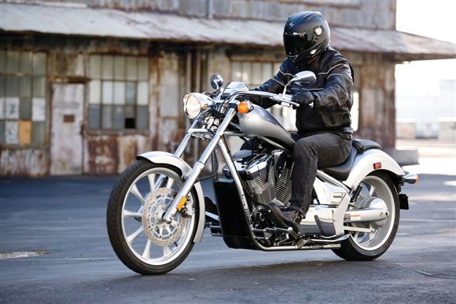 Novedades Honda motos 2010: Goldwing y custom VT 1300 CX