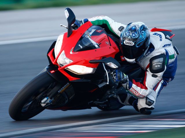 Aprilia RSV4 Factory