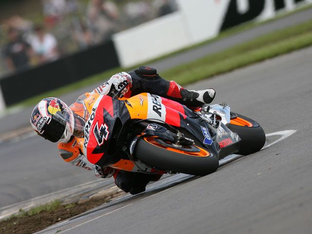 Andrea Dovizioso consigue su primera victoria en Donington Park
