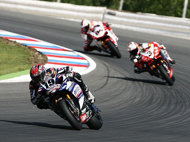 Ben Spies se cobra venganza en la segunda de Superbike en Brno