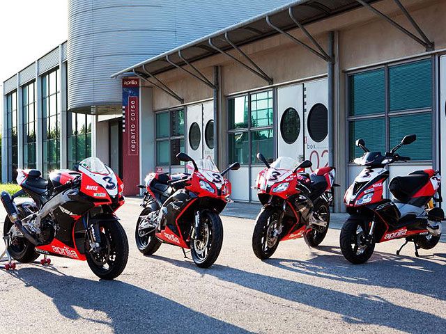 Nuevas Aprilia RS125, RS50 y SR50 réplicas SBK