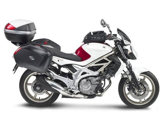 Givi presenta sus accesorios para la Suzuki Gladius
