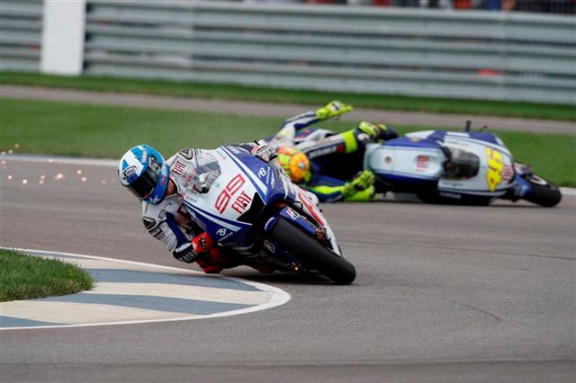 Caídas de Rossi y Pedrosa en el GP de Idianápolis