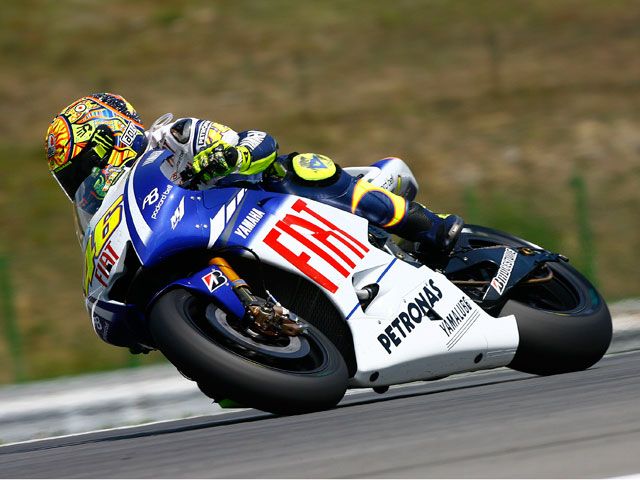 Valentino Rossi gana el primer asalto del GP de Misano