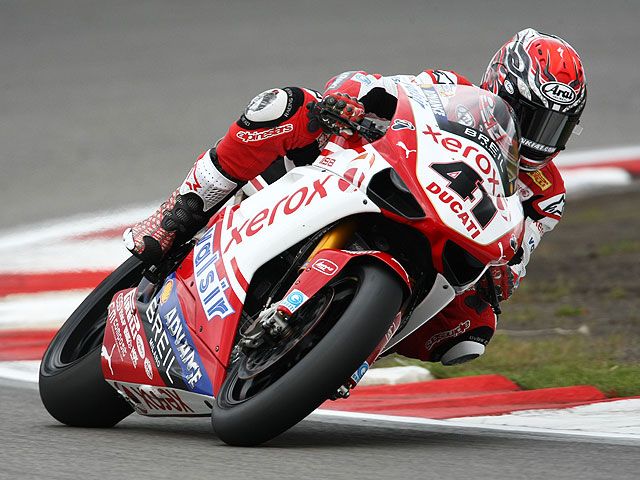 Haga hace de Spies y consigue la Superpole en Nürburgring
