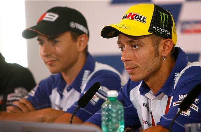 Rossi: "Yamaha deberá elegir entre Lorenzo y yo a finales de 2010"
